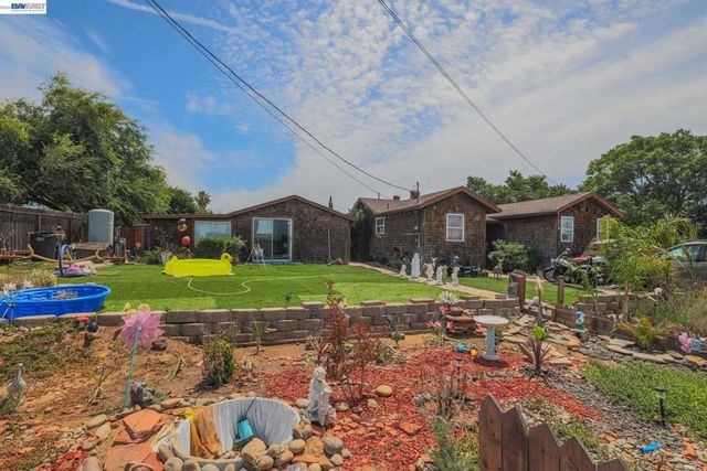 20 Kessler Ln, Oakley, CA 94561