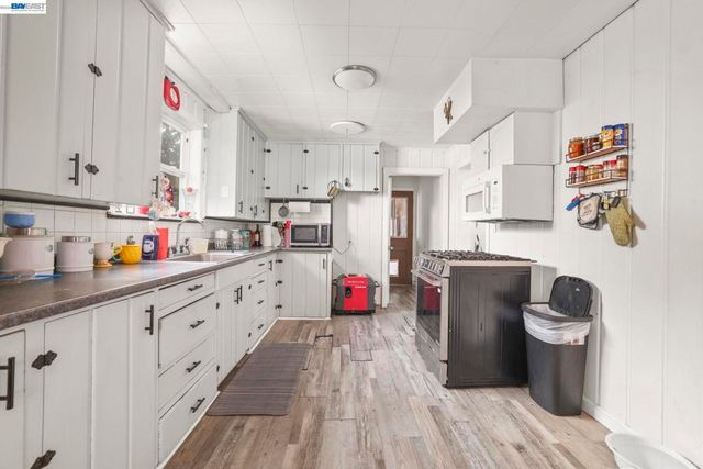 20 Kessler Ln, Oakley, CA 94561