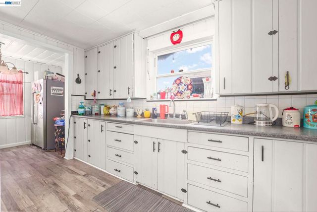 20 Kessler Ln, Oakley, CA 94561
