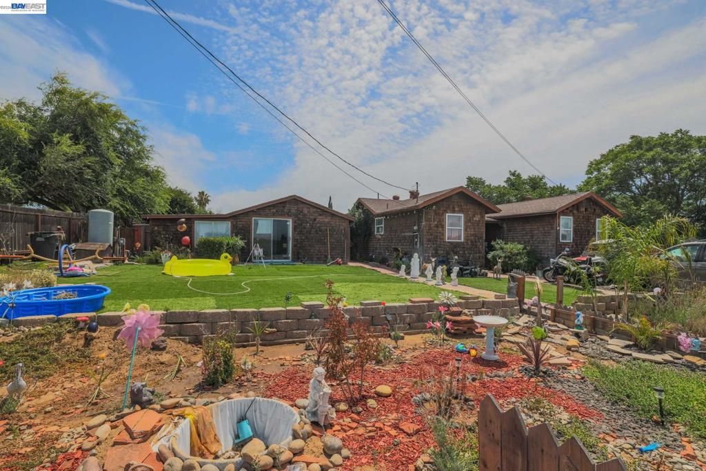 Image 11 of property listing at 20 Kessler Ln, Oakley, CA 94561