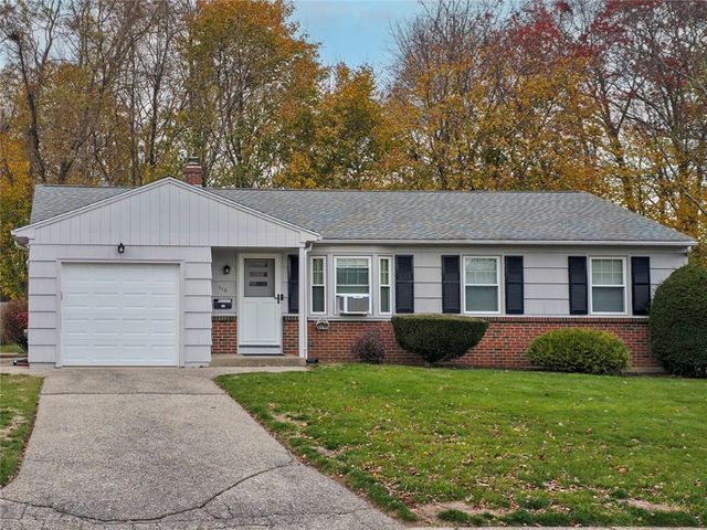 110 Crest Drive, Pawtucket, RI 02861