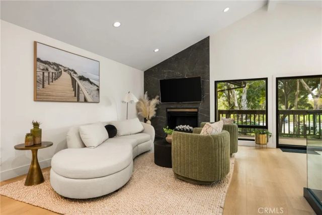 8 Montanas Sud 60, Irvine, CA 92612