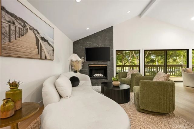 8 Montanas Sud 60, Irvine, CA 92612