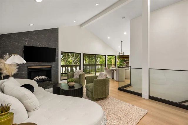 8 Montanas Sud 60, Irvine, CA 92612