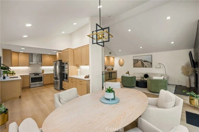 8 Montanas Sud 60, Irvine, CA 92612