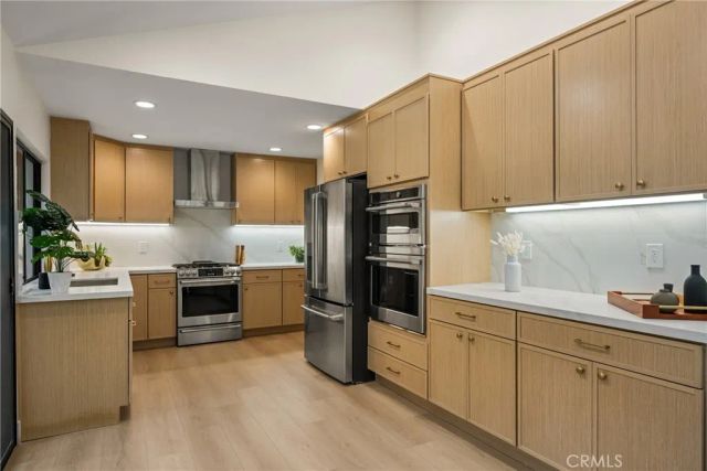 8 Montanas Sud 60, Irvine, CA 92612