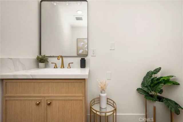 8 Montanas Sud 60, Irvine, CA 92612