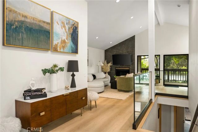 8 Montanas Sud 60, Irvine, CA 92612