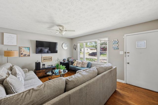 345 Larkwood Drive, Lexington, KY 40509