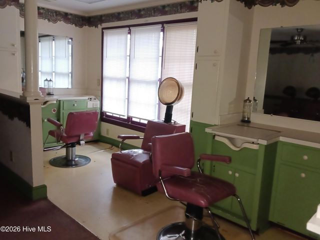 101 W Highland Avenue, Kinston, NC 28501