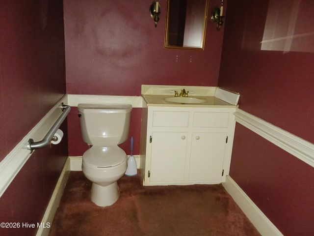 101 W Highland Avenue, Kinston, NC 28501