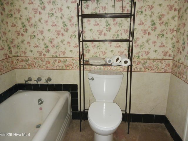 101 W Highland Avenue, Kinston, NC 28501