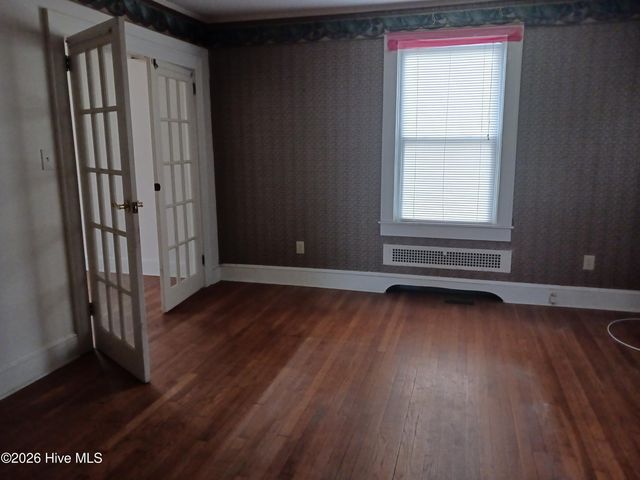 101 W Highland Avenue, Kinston, NC 28501