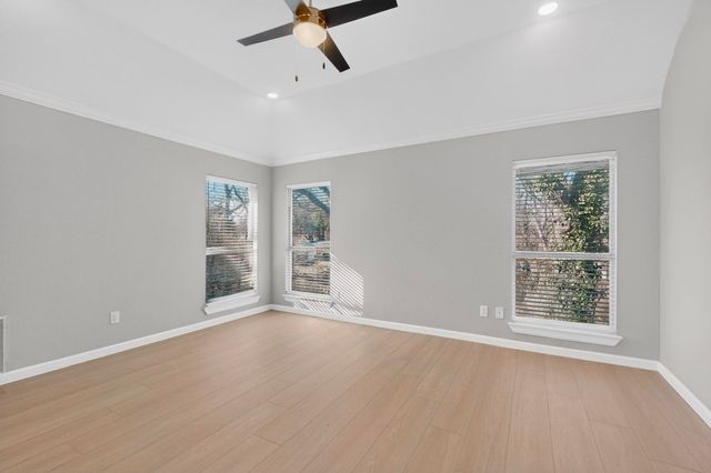 325 Crooked Creek, Garland, TX 75043