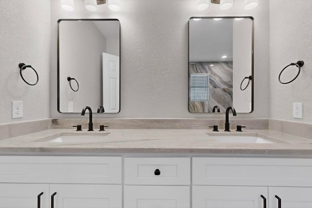 325 Crooked Creek, Garland, TX 75043