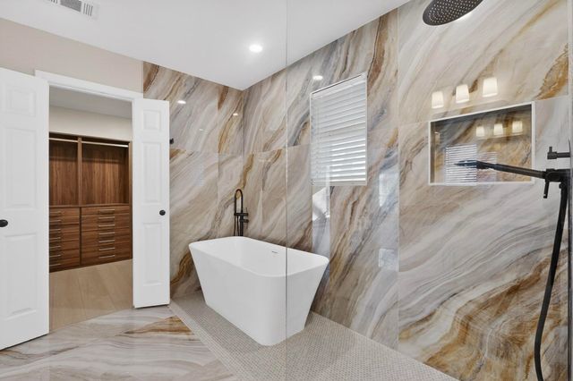 325 Crooked Creek, Garland, TX 75043