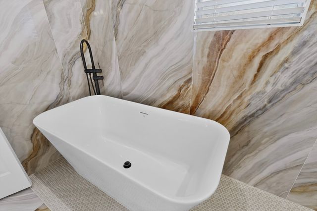 325 Crooked Creek, Garland, TX 75043