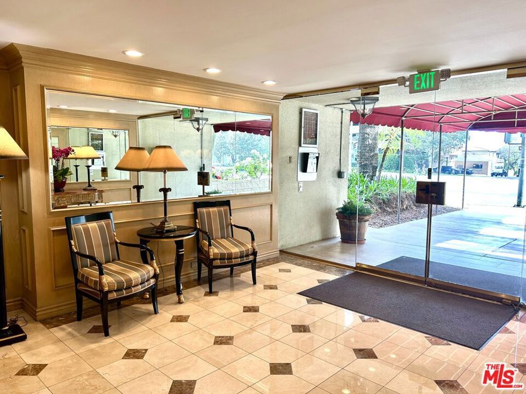 Image 8 of property listing at 10751 Wilshire Boulevard 607, Los Angeles, CA 90024