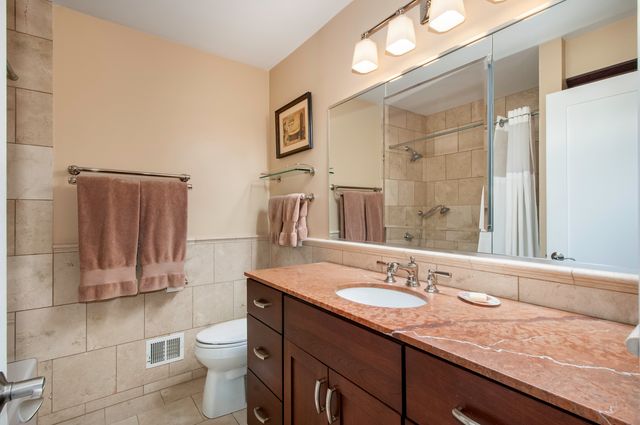 4744 Franklin Avenue, Western Springs, IL 60558