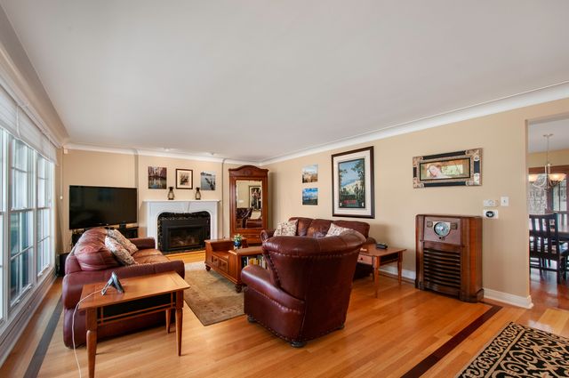 4744 Franklin Avenue, Western Springs, IL 60558