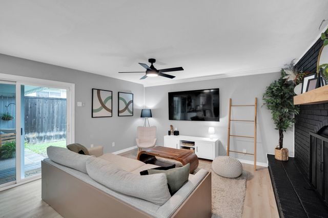 10810 Wallbrook Drive, Dallas, TX 75238