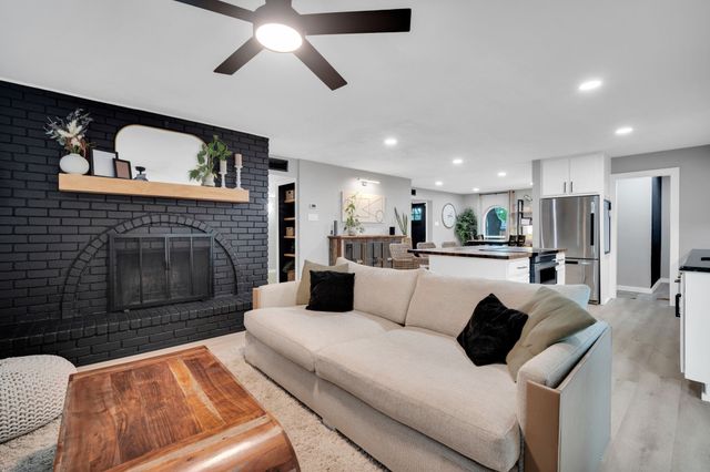 10810 Wallbrook Drive, Dallas, TX 75238