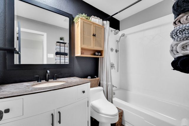 10810 Wallbrook Drive, Dallas, TX 75238