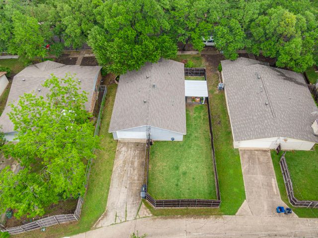 10810 Wallbrook Drive, Dallas, TX 75238