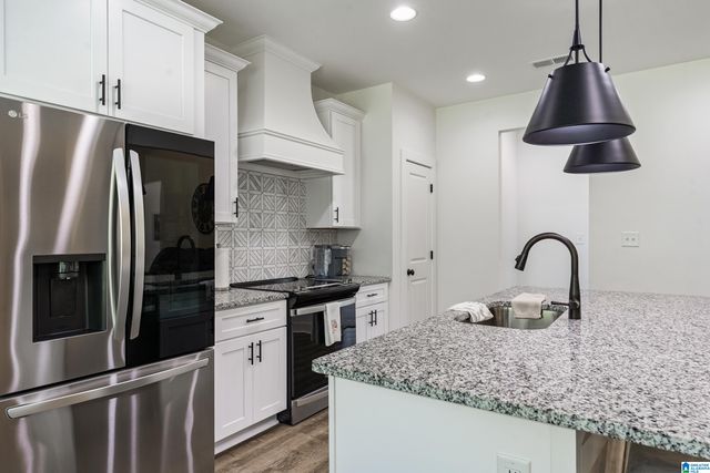 305 STONEWOOD TRAIL, Springville, AL 35146