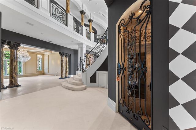 7310 Tilden LN, Naples, FL 34108