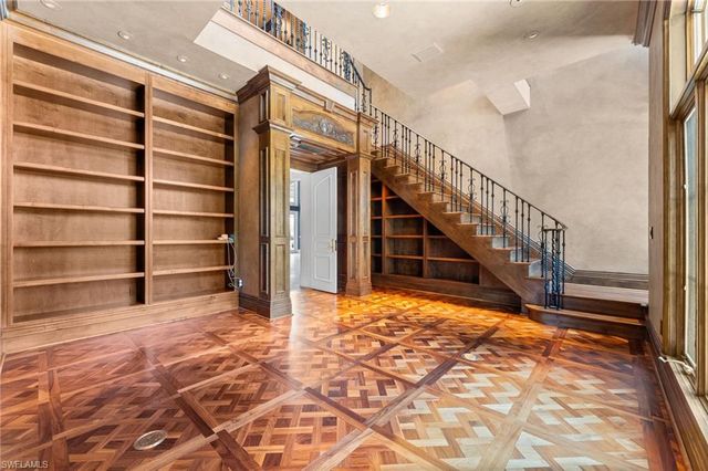 7310 Tilden LN, Naples, FL 34108