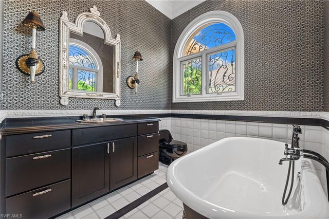 7310 Tilden LN, Naples, FL 34108