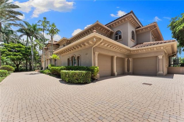 7310 Tilden LN, Naples, FL 34108