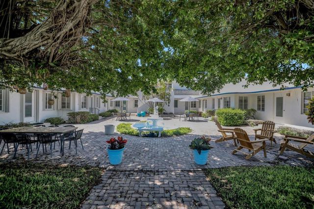 320 Inlet Way 4, Palm Beach Shores, FL 33404