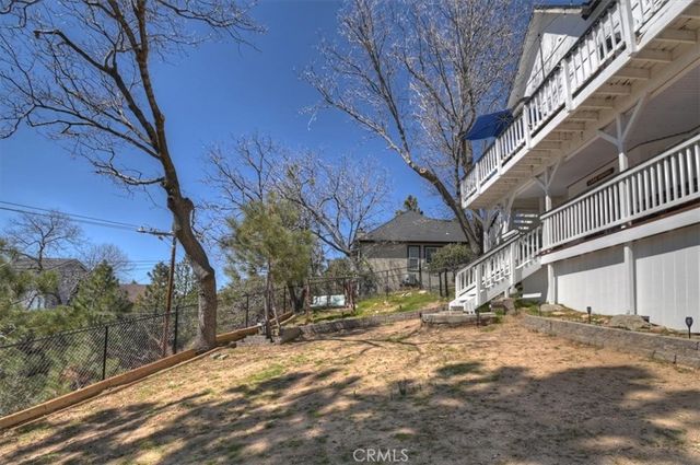 1211 Yosemite, Lake Arrowhead, CA 92352