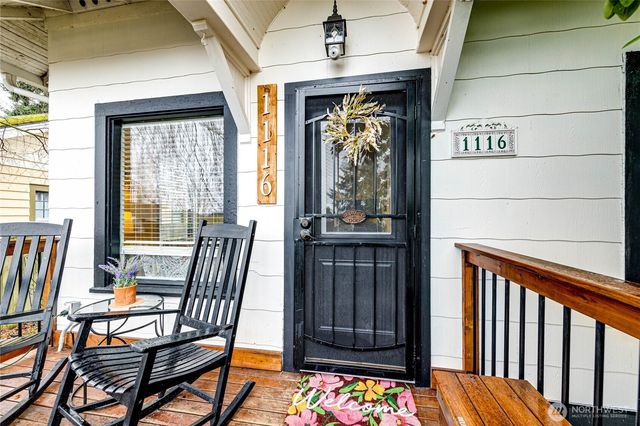 1116 E Marine View Drive, Everett, WA 98201