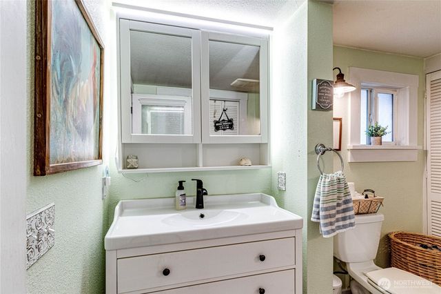 1116 E Marine View Drive, Everett, WA 98201