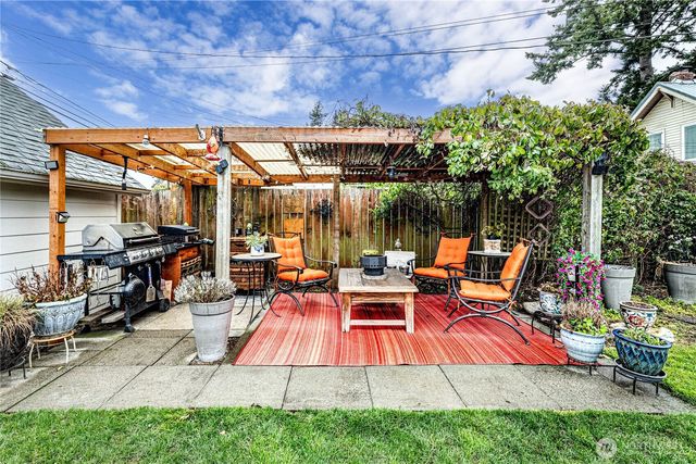 1116 E Marine View Drive, Everett, WA 98201