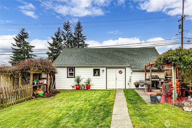 1116 E Marine View Drive, Everett, WA 98201