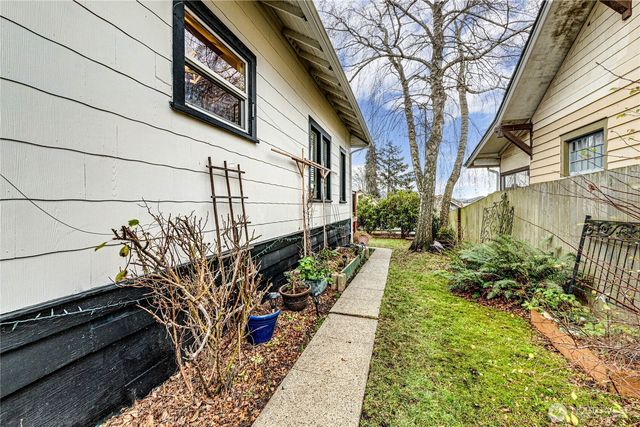 1116 E Marine View Drive, Everett, WA 98201