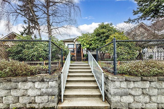 1116 E Marine View Drive, Everett, WA 98201