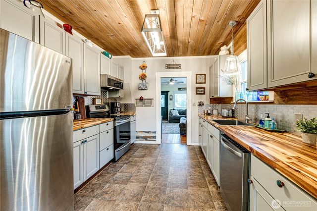 1116 E Marine View Drive, Everett, WA 98201