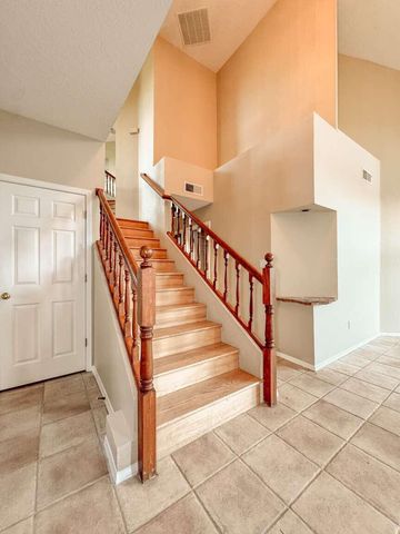 9121 Ridgefield Avenue NE, Albuquerque, NM 87109