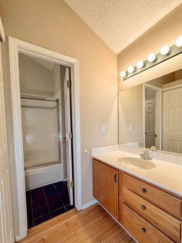9121 Ridgefield Avenue NE, Albuquerque, NM 87109