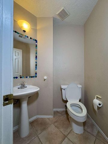 9121 Ridgefield Avenue NE, Albuquerque, NM 87109