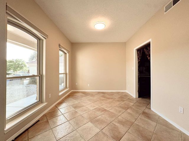9121 Ridgefield Avenue NE, Albuquerque, NM 87109