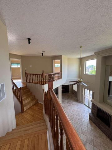 9121 Ridgefield Avenue NE, Albuquerque, NM 87109