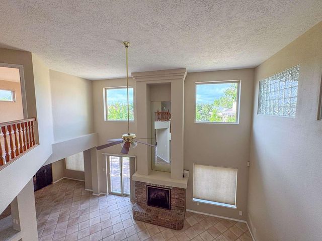 9121 Ridgefield Avenue NE, Albuquerque, NM 87109