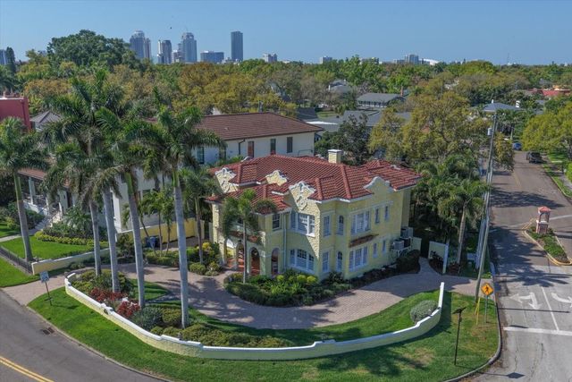 2050 COFFEE POT BOULEVARD NE, St Petersburg, FL 33704