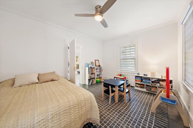 2050 COFFEE POT BOULEVARD NE, St Petersburg, FL 33704